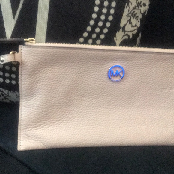 Michael Kors Wristlet - Picture 3 of 9